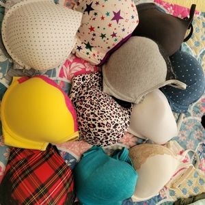 Lot of 11 bras - 40DD